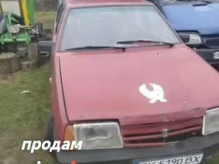 ВАЗ 2109 1995 у Сарнах на Automoto.ua Червоний ВАЗ 2109, об'ємом двигуна 1.29 л та пробігом 65 тис. км за 400 $, фото 1 на Automoto.ua