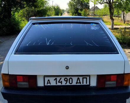 ВАЗ 2109 1988 в Новомосковске на Automoto.ua ВАЗ 2109, объемом двигателя 1.3 л и пробегом 0 тыс. км за 1000 $, фото 2 на Automoto.ua