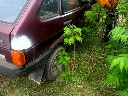 ВАЗ 2109 1995 у Змиеве на Automoto.ua ВАЗ 2109, об'ємом двигуна 1.5 л та пробігом 0 тис. км за 450 $, фото 1 на Automoto.ua