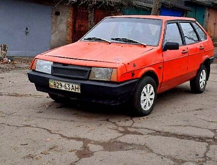 ВАЗ 2109 1999 у Кривому Розі на Automoto.ua ВАЗ 2109, об'ємом двигуна 2 л та пробігом 0 тис. км за 220 $, фото 1 на Automoto.ua