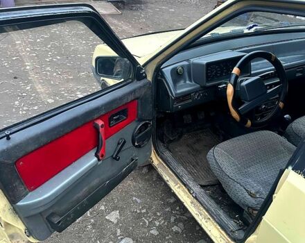 Желтый ВАЗ 2109, объемом двигателя 1.3 л и пробегом 500 тыс. км за 1100 $, фото 1 на Automoto.ua