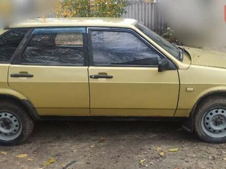 Желтый ВАЗ 2109, объемом двигателя 1.29 л и пробегом 500 тыс. км за 1200 $, фото 1 на Automoto.ua