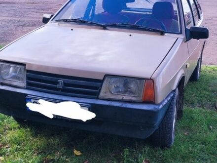 Желтый ВАЗ 2109, объемом двигателя 0 л и пробегом 250 тыс. км за 900 $, фото 1 на Automoto.ua