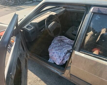 Серый ВАЗ 2109, объемом двигателя 1.5 л и пробегом 555 тыс. км за 418 $, фото 3 на Automoto.ua