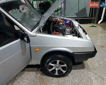 ВАЗ 2109 2003 в Черновцах на Automoto.ua Серый ВАЗ 2109, объемом двигателя 1.5 л и пробегом 200 тыс. км за 2100 $, фото 5 на Automoto.ua