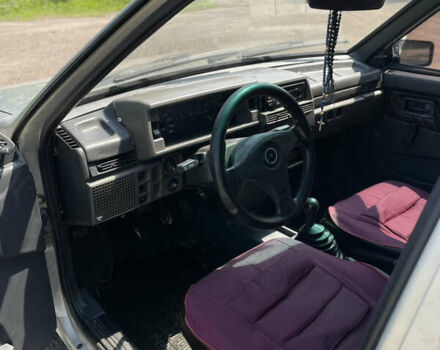 Сірий ВАЗ 2109, об'ємом двигуна 1.5 л та пробігом 180 тис. км за 1999 $, фото 8 на Automoto.ua