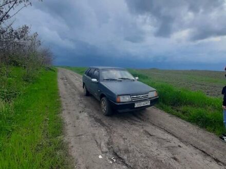 ВАЗ 2109 1990 у Врадиевке на Automoto.ua Сірий ВАЗ 2109, об'ємом двигуна 1.5 л та пробігом 75 тис. км за 1000 $, фото 1 на Automoto.ua