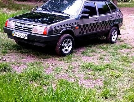 ВАЗ 2109 1991 у Захарівка (Фрунзівка) на Automoto.ua Сірий ВАЗ 2109, об'ємом двигуна 1.1 л та пробігом 435 тис. км за 1100 $, фото 1 на Automoto.ua