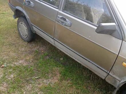 Серый ВАЗ 2109, объемом двигателя 0 л и пробегом 200 тыс. км за 600 $, фото 1 на Automoto.ua