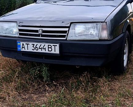 Серый ВАЗ 2109, объемом двигателя 1.5 л и пробегом 400 тыс. км за 1100 $, фото 1 на Automoto.ua