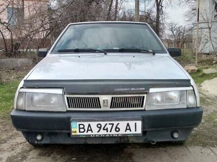 ВАЗ 2109 2001 у Кропивницькому (Кіровограді) на Automoto.ua Сірий ВАЗ 2109, об'ємом двигуна 1.5 л та пробігом 304 тис. км за 1300 $, фото 1 на Automoto.ua