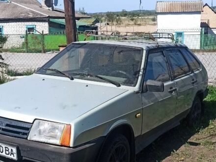 ВАЗ 2109 2001 у Кам'янське (Дніпродзержинськ) на Automoto.ua Сірий ВАЗ 2109, об'ємом двигуна 1.3 л та пробігом 200 тис. км за 750 $, фото 1 на Automoto.ua