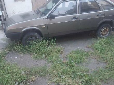 Серый ВАЗ 2109, объемом двигателя 1.5 л и пробегом 250 тыс. км за 600 $, фото 1 на Automoto.ua