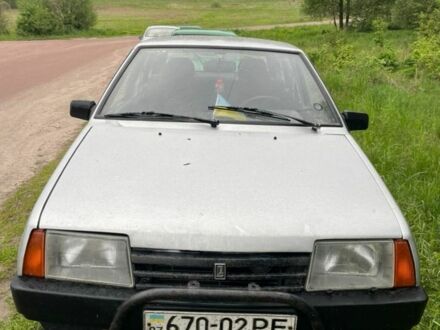 ВАЗ 2109 2001 у Овруче на Automoto.ua Сірий ВАЗ 2109, об'ємом двигуна 1.2 л та пробігом 160 тис. км за 1000 $, фото 1 на Automoto.ua