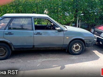 Серый ВАЗ 2109, объемом двигателя 1.5 л и пробегом 300 тыс. км за 1000 $, фото 1 на Automoto.ua