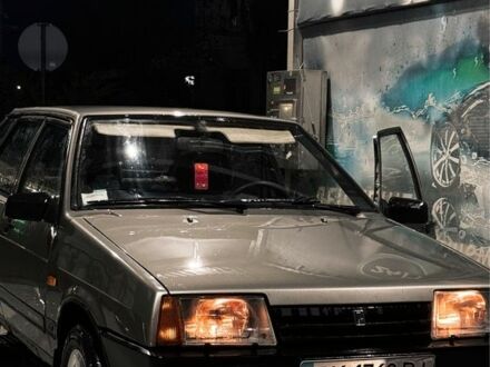 ВАЗ 2109 2002 у Дубно на Automoto.ua Сірий ВАЗ 2109, об'ємом двигуна 0 л та пробігом 160 тис. км за 900 $, фото 1 на Automoto.ua