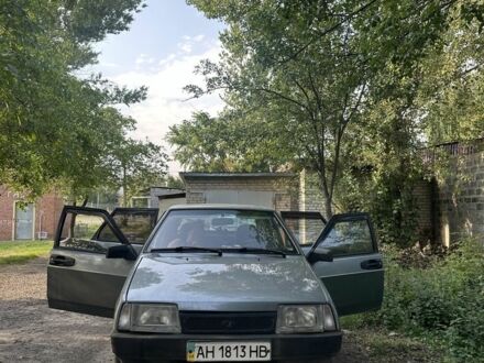 ВАЗ 2109 2002 у Славянске на Automoto.ua Сірий ВАЗ 2109, об'ємом двигуна 1.6 л та пробігом 200 тис. км за 1575 $, фото 1 на Automoto.ua