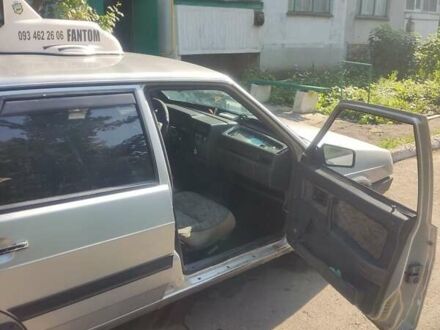 ВАЗ 2109 2003 у Синельниковом на Automoto.ua Сірий ВАЗ 2109, об'ємом двигуна 1 л та пробігом 150 тис. км за 1730 $, фото 1 на Automoto.ua
