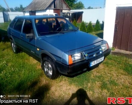 Синий ВАЗ 2109, объемом двигателя 1.3 л и пробегом 250 тыс. км за 950 $, фото 2 на Automoto.ua