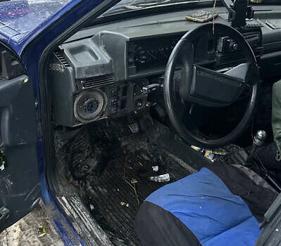 Синий ВАЗ 2109, объемом двигателя 1.5 л и пробегом 201 тыс. км за 900 $, фото 3 на Automoto.ua