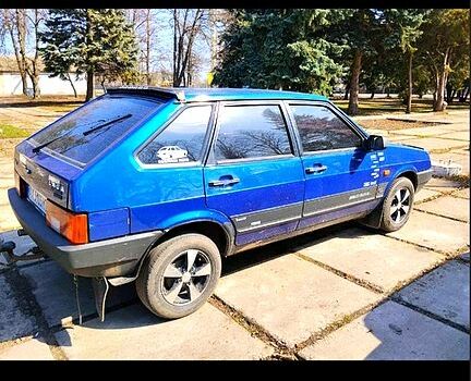 Синий ВАЗ 2109, объемом двигателя 1.5 л и пробегом 220 тыс. км за 2000 $, фото 1 на Automoto.ua