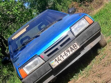 Синий ВАЗ 2109, объемом двигателя 1.5 л и пробегом 100 тыс. км за 500 $, фото 1 на Automoto.ua