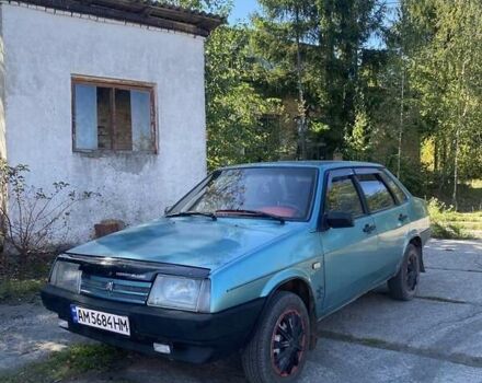 Зеленый ВАЗ 2109, объемом двигателя 1.5 л и пробегом 300 тыс. км за 1500 $, фото 2 на Automoto.ua