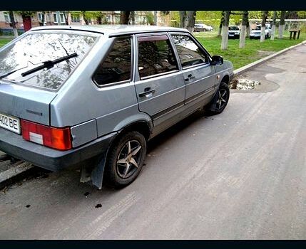 Зеленый ВАЗ 2109, объемом двигателя 2 л и пробегом 220 тыс. км за 2500 $, фото 6 на Automoto.ua