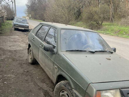 ВАЗ 2109 1990 у Покровском на Automoto.ua Зелений ВАЗ 2109, об'ємом двигуна 1.5 л та пробігом 300 тис. км за 1000 $, фото 1 на Automoto.ua