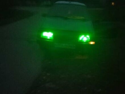 ВАЗ 2109 2000 у Рожнятове на Automoto.ua Зелений ВАЗ 2109, об'ємом двигуна 8 л та пробігом 687 тис. км за 900 $, фото 1 на Automoto.ua