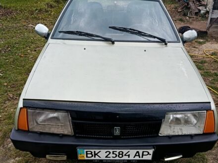 ВАЗ 2109 2003 у Сарнах на Automoto.ua Зелений ВАЗ 2109, об'ємом двигуна 1.5 л та пробігом 99 тис. км за 999 $, фото 1 на Automoto.ua