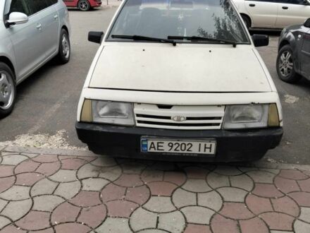 ВАЗ 21093 1989 у Кривому Розі на Automoto.ua Білий ВАЗ 21093, об'ємом двигуна 1.3 л та пробігом 100 тис. км за 604 $, фото 1 на Automoto.ua