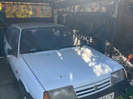 Белый ВАЗ 21093, объемом двигателя 1.5 л и пробегом 300 тыс. км за 790 $, фото 1 на Automoto.ua