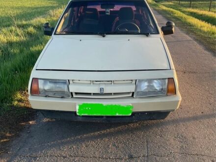 ВАЗ 21093 1989 у Обухове на Automoto.ua Бежевий ВАЗ 21093, об'ємом двигуна 1.5 л та пробігом 55 тис. км за 798 $, фото 1 на Automoto.ua