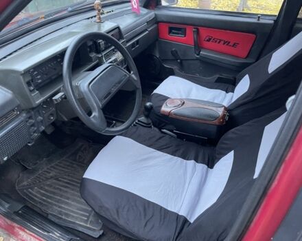 Красный ВАЗ 21093, объемом двигателя 1.5 л и пробегом 200 тыс. км за 950 $, фото 6 на Automoto.ua