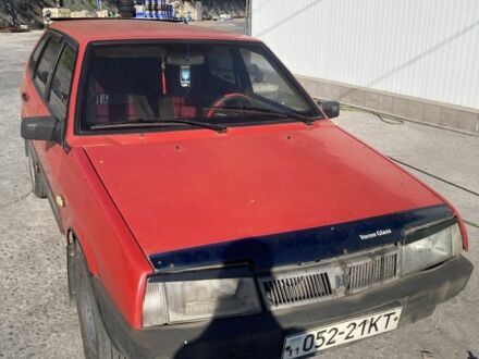ВАЗ 21093 1992 в Каменское - Днепродзержинск на Automoto.ua Красный ВАЗ 21093, объемом двигателя 1.5 л и пробегом 300 тыс. км за 606 $, фото 1 на Automoto.ua