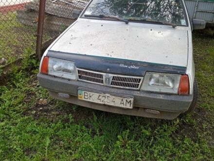 ВАЗ 21093 2002 у Золотоноше на Automoto.ua Сірий ВАЗ 21093, об'ємом двигуна 0 л та пробігом 2 тис. км за 725 $, фото 1 на Automoto.ua