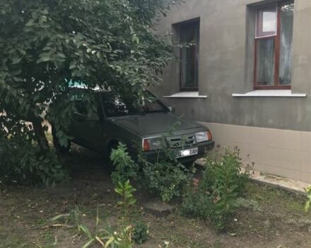 Зеленый ВАЗ 21093, объемом двигателя 1.5 л и пробегом 300 тыс. км за 1000 $, фото 1 на Automoto.ua