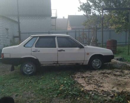 Белый ВАЗ 21099, объемом двигателя 1.5 л и пробегом 300 тыс. км за 952 $, фото 2 на Automoto.ua