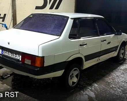 Белый ВАЗ 21099, объемом двигателя 1.5 л и пробегом 300 тыс. км за 950 $, фото 2 на Automoto.ua