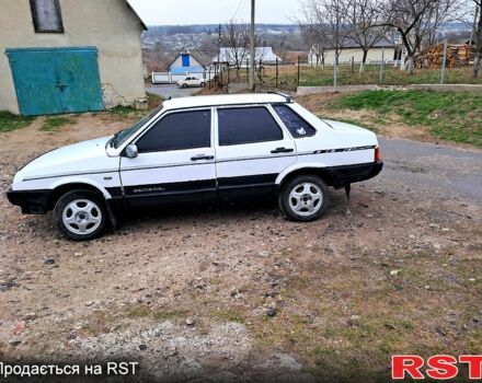Белый ВАЗ 21099, объемом двигателя 13 л и пробегом 200 тыс. км за 999 $, фото 2 на Automoto.ua