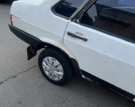 Белый ВАЗ 21099, объемом двигателя 1.5 л и пробегом 150 тыс. км за 1000 $, фото 9 на Automoto.ua