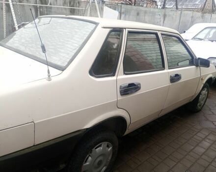 Белый ВАЗ 21099, объемом двигателя 1.5 л и пробегом 300 тыс. км за 850 $, фото 3 на Automoto.ua