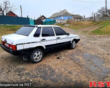 Белый ВАЗ 21099, объемом двигателя 13 л и пробегом 200 тыс. км за 999 $, фото 4 на Automoto.ua