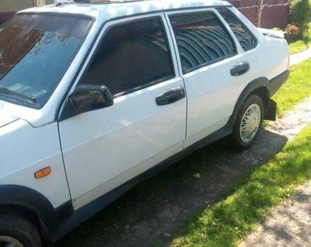 Белый ВАЗ 21099, объемом двигателя 1.3 л и пробегом 595 тыс. км за 1250 $, фото 2 на Automoto.ua