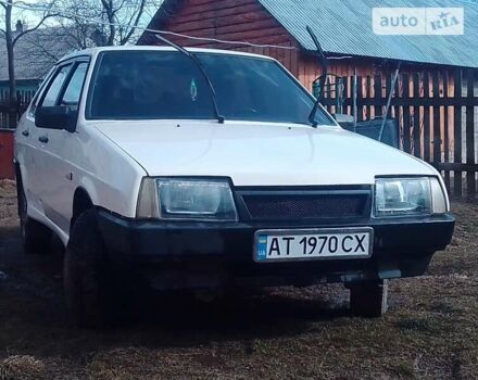 Белый ВАЗ 21099, объемом двигателя 1.5 л и пробегом 200 тыс. км за 1000 $, фото 2 на Automoto.ua