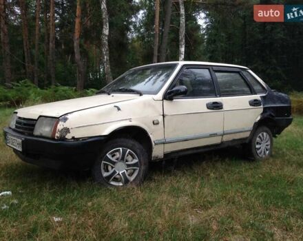 Белый ВАЗ 21099, объемом двигателя 1.5 л и пробегом 80 тыс. км за 555 $, фото 6 на Automoto.ua