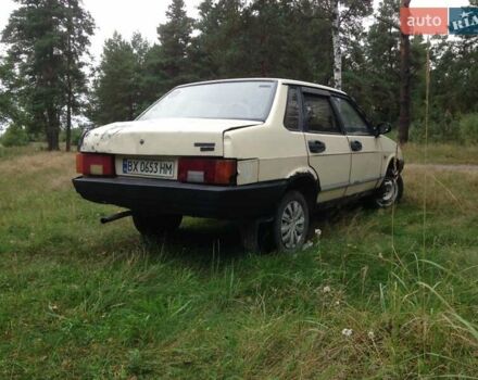 Белый ВАЗ 21099, объемом двигателя 1.5 л и пробегом 80 тыс. км за 555 $, фото 2 на Automoto.ua