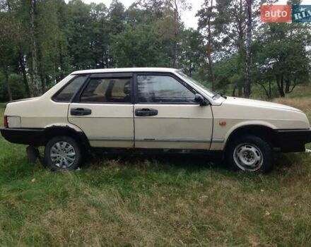 Белый ВАЗ 21099, объемом двигателя 1.5 л и пробегом 80 тыс. км за 555 $, фото 4 на Automoto.ua