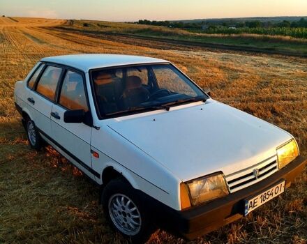 Белый ВАЗ 21099, объемом двигателя 1.5 л и пробегом 280 тыс. км за 900 $, фото 3 на Automoto.ua